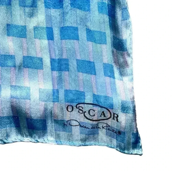 Oscar De La Renta 100% Silk scarf - Picture 5 of 7